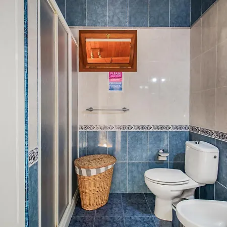 Solarium Valley Retreat 3-br