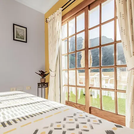 Solarium Valley Retreat 3-br